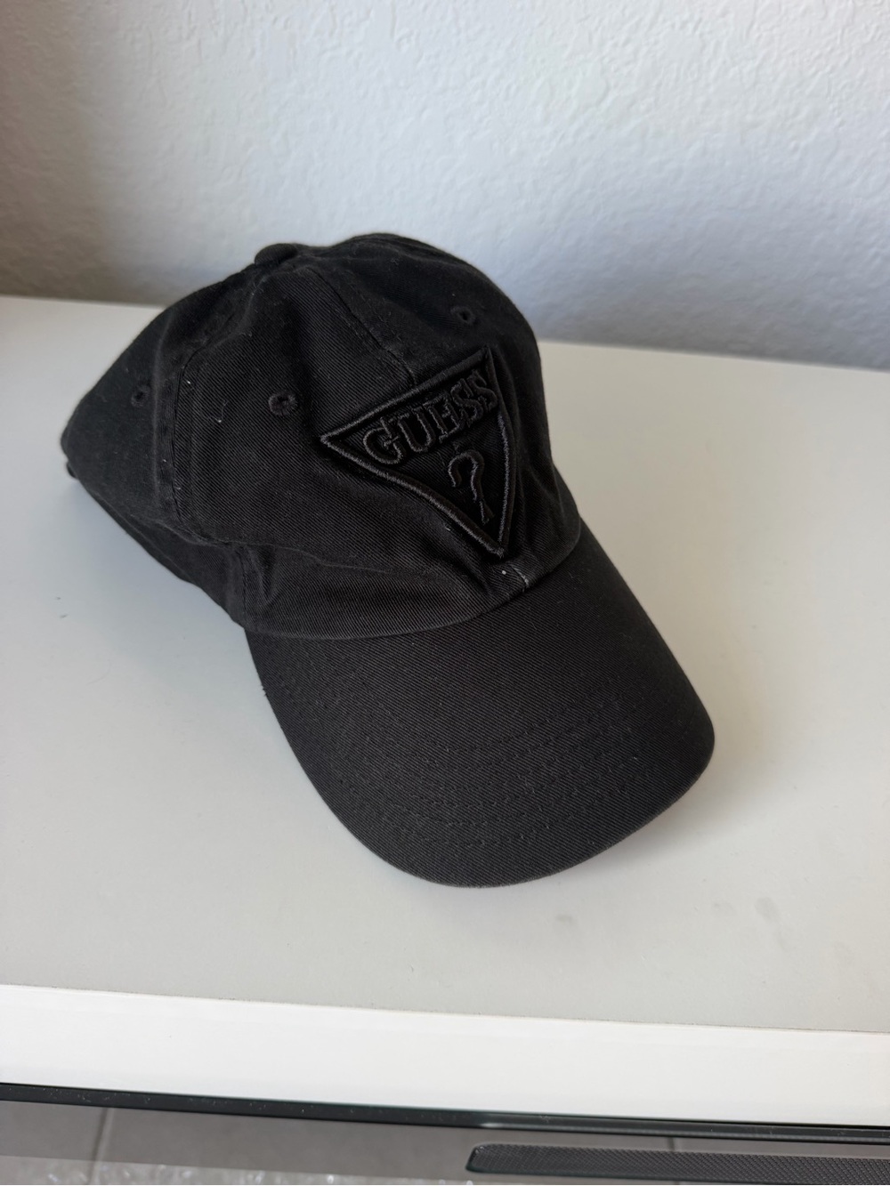 Guess Black Embroidered Triangle Logo Cap